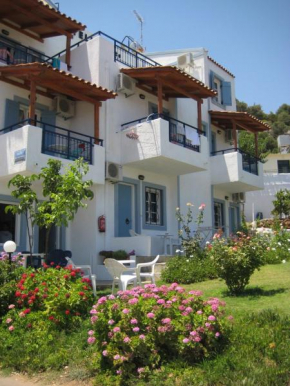 Гостиница Castello Apartments  Сталис